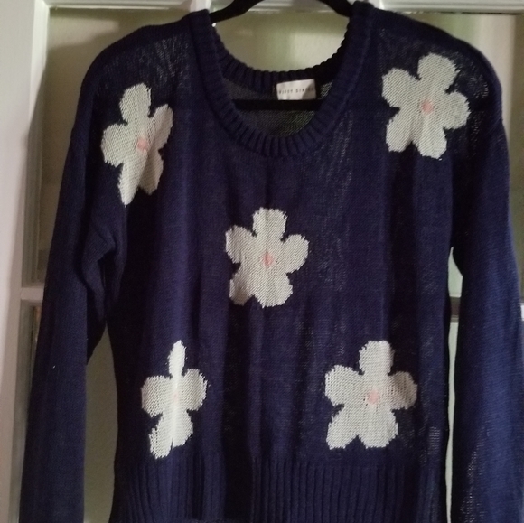 Sweater - Picture 2 of 4